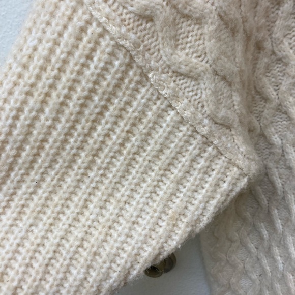 AMERICAN EAGLE OUTFITTERS Cream Cable Knit Cardigan (L) - Picture 4 of 7